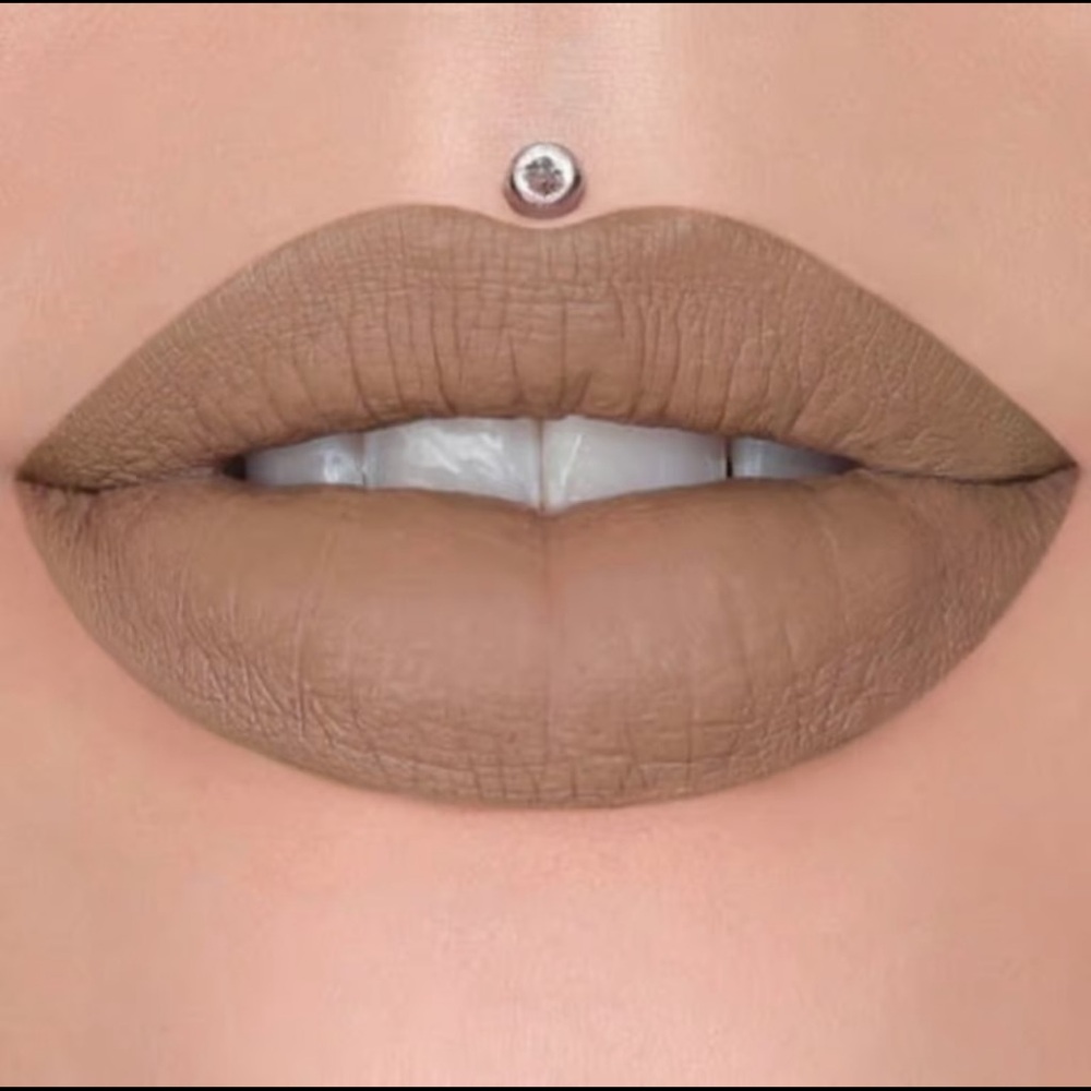 🪷 NIB Jeffree Star Velour Liquid Lipstick “Posh Spice”